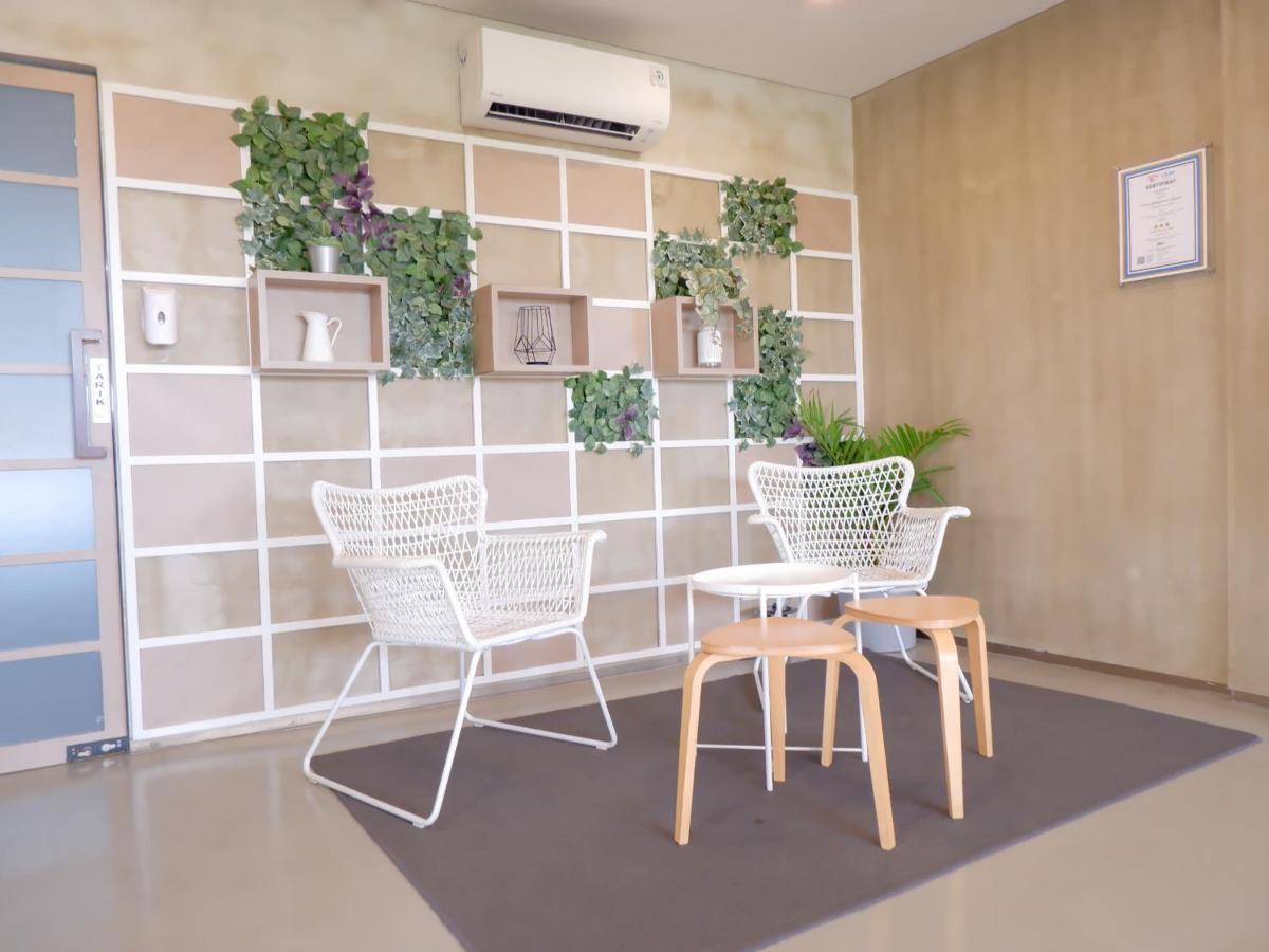 Hotel Swiss-Belexpress Cilegon Extérieur photo